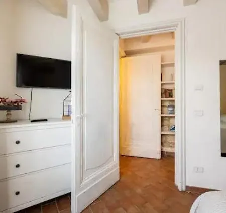 La Casa Di Elvira2 *